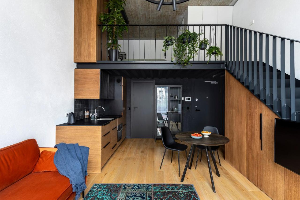 Stylish Loft With Terrace Paupys, Old Town Apartment Vilnius Bagian luar foto