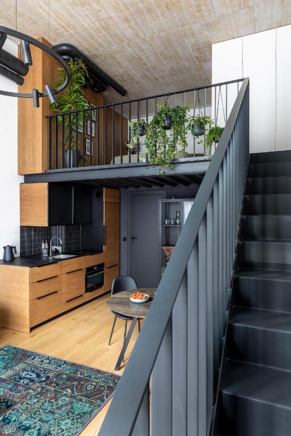Stylish Loft With Terrace Paupys, Old Town Apartment Vilnius Bagian luar foto