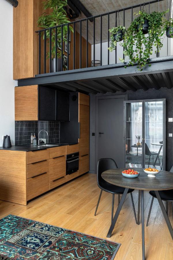 Stylish Loft With Terrace Paupys, Old Town Apartment Vilnius Bagian luar foto